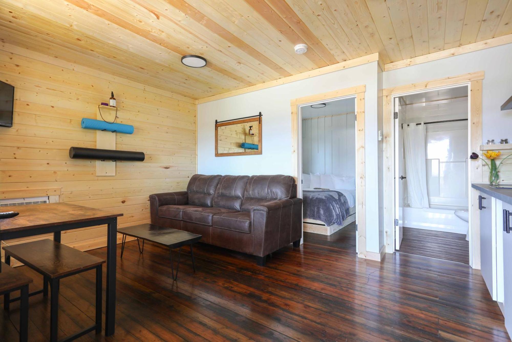 The Valley View Cabins And Event Center Creston Exterior photo