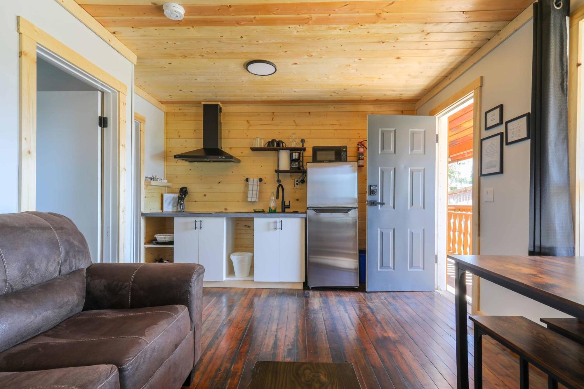The Valley View Cabins And Event Center Creston Exterior photo